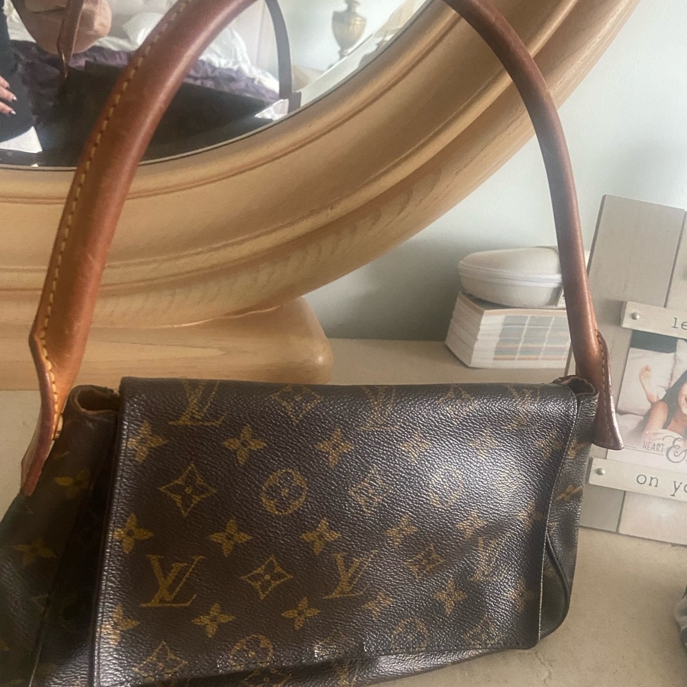 Lv Bag. - image 3